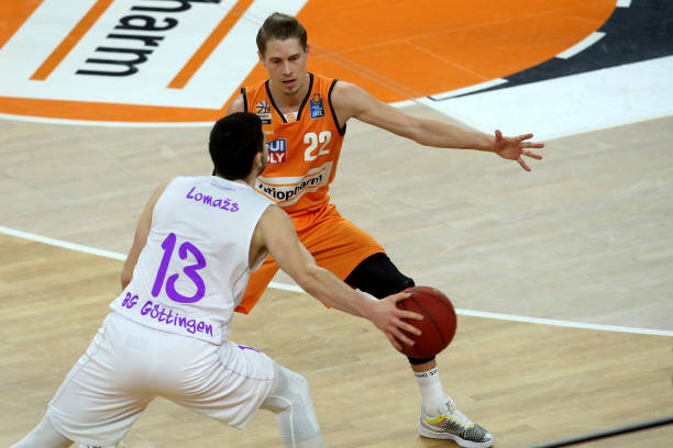 能够理解他 能够理解他