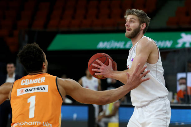 他也不乏 他也不乏