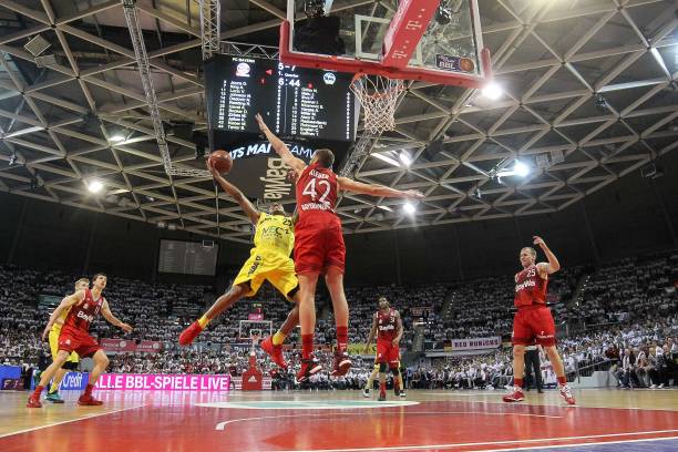 填补中场的 填补中场的