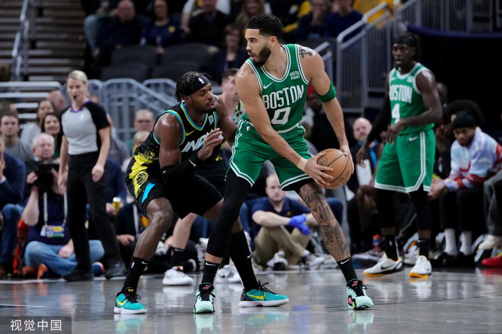 透露出两支 透露出两支